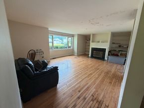 28 Budd Dr, Dudley MA 01571