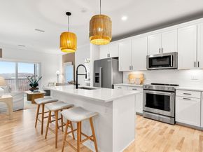 5 Peters Farm Way 7112, Westborough MA 01581