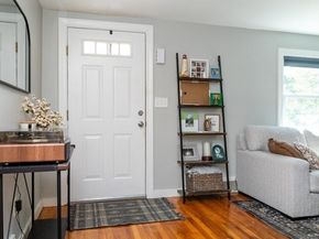 9 Sunset Ave, Holbrook MA 02343