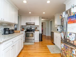 9 Sunset Ave, Holbrook MA 02343