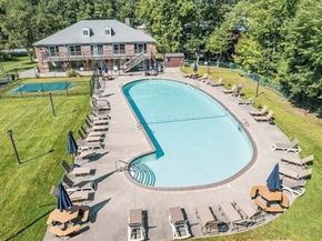 7 Fernview Ave 11, North Andover MA 01845