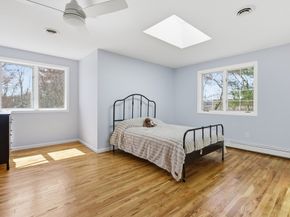 28 Lancelot Ct, Norwood MA 02062