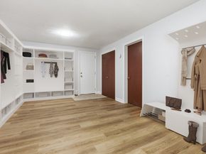 28 Lancelot Ct, Norwood MA 02062