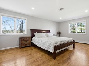 28 Lancelot Ct, Norwood MA 02062