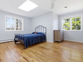 28 Lancelot Ct, Norwood MA 02062