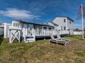 26 Washington Dr, Wareham MA 02571