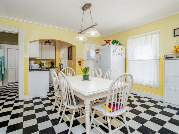 9 Dudley Street, Leominster MA 01453