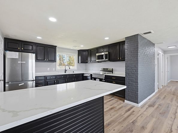 690 N Quincy St, Brockton MA 02302