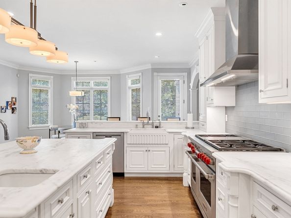 1 Stonefield Lane, Wellesley MA 02482