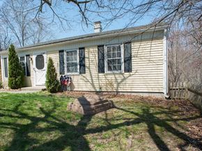 59 Carney St, Uxbridge MA 01569