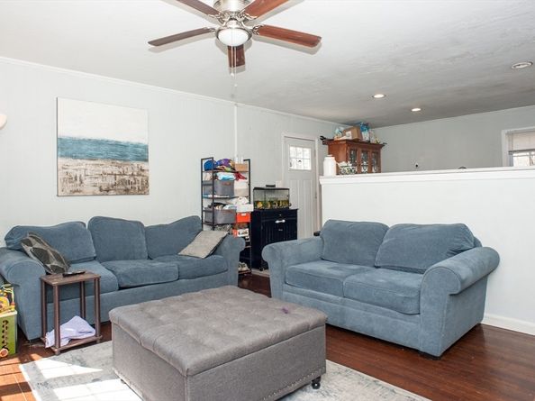 59 Carney St, Uxbridge MA 01569