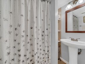 107 Apsley St, Hudson MA 01749