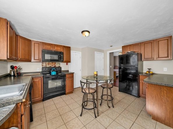 107 Apsley St, Hudson MA 01749