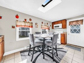 107 Apsley St, Hudson MA 01749
