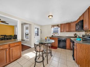 107 Apsley St, Hudson MA 01749