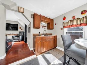 107 Apsley St, Hudson MA 01749