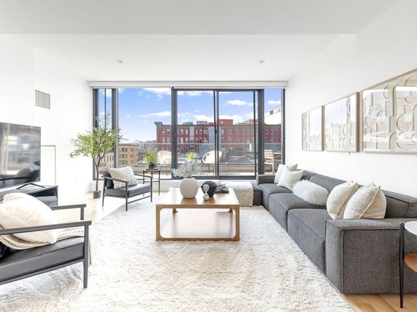 346 Congress St 703, Boston MA 02210