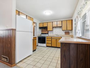 3 Hills Rd, Middleton MA 01949