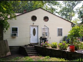 10 Bates Hl, Sturbridge MA 01518