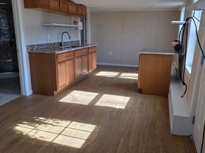 10 Bates Hl, Sturbridge MA 01518
