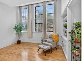 31 Elizabeth St 202, Worcester MA 01605