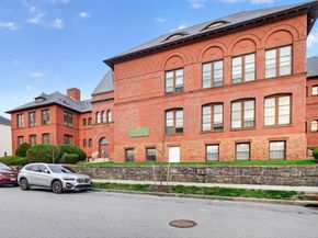 31 Elizabeth St 202, Worcester MA 01605