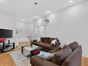 31 Elizabeth St 202, Worcester MA 01605