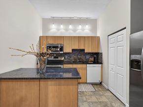 31 Elizabeth St 202, Worcester MA 01605