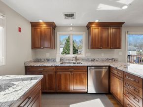 126 Hanscom Ave, Reading MA 01867