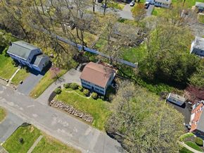 23 Bellmore Rd, Framingham MA 01702