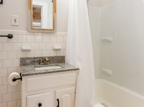 6 Arthur St, Gloucester MA 01930