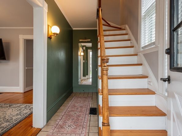 6 Arthur St, Gloucester MA 01930