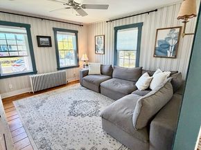 33 Pleasant St, Hopkinton MA 01748