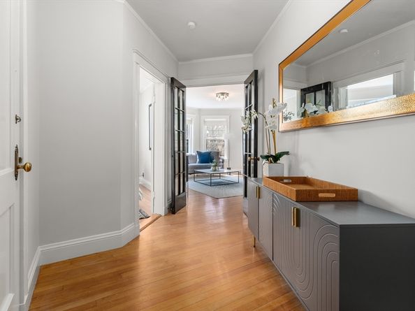 31 Linnaean Street 6, Cambridge MA 02138