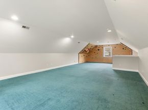 120 Cricket Ln, North Andover MA 01845