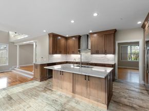 120 Cricket Ln, North Andover MA 01845