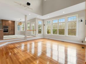 120 Cricket Ln, North Andover MA 01845