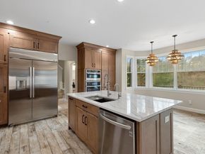 120 Cricket Ln, North Andover MA 01845