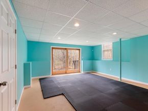 120 Cricket Ln, North Andover MA 01845