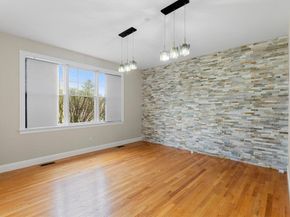 120 Cricket Ln, North Andover MA 01845