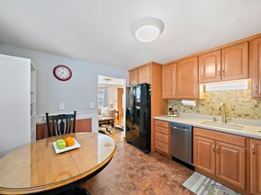 7 Oakwood Ave, Randolph MA 02368