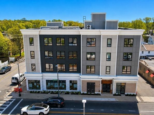3992 Washington St 302, Boston MA 02131