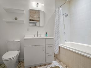 346-354 Congress St 106, Boston MA 02210