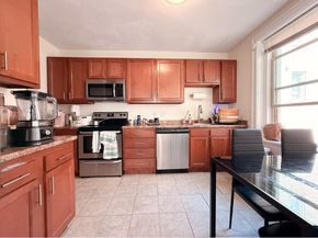 28 Ransom Rd 8, Boston MA 02135