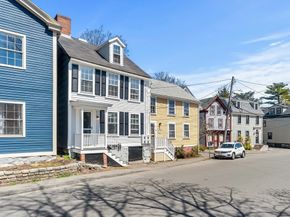31 Mugford St, Marblehead MA 01945