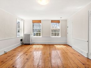 31 Mugford St, Marblehead MA 01945