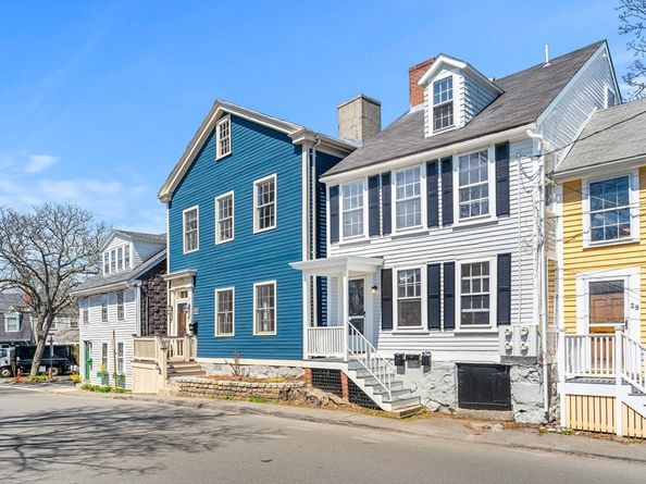 31 Mugford St, Marblehead MA 01945