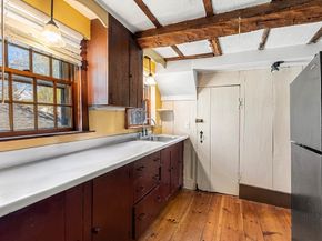 31 Mugford St, Marblehead MA 01945