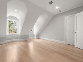 6 Revolutionary, Lexington MA 02421
