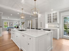 6 Revolutionary, Lexington MA 02421